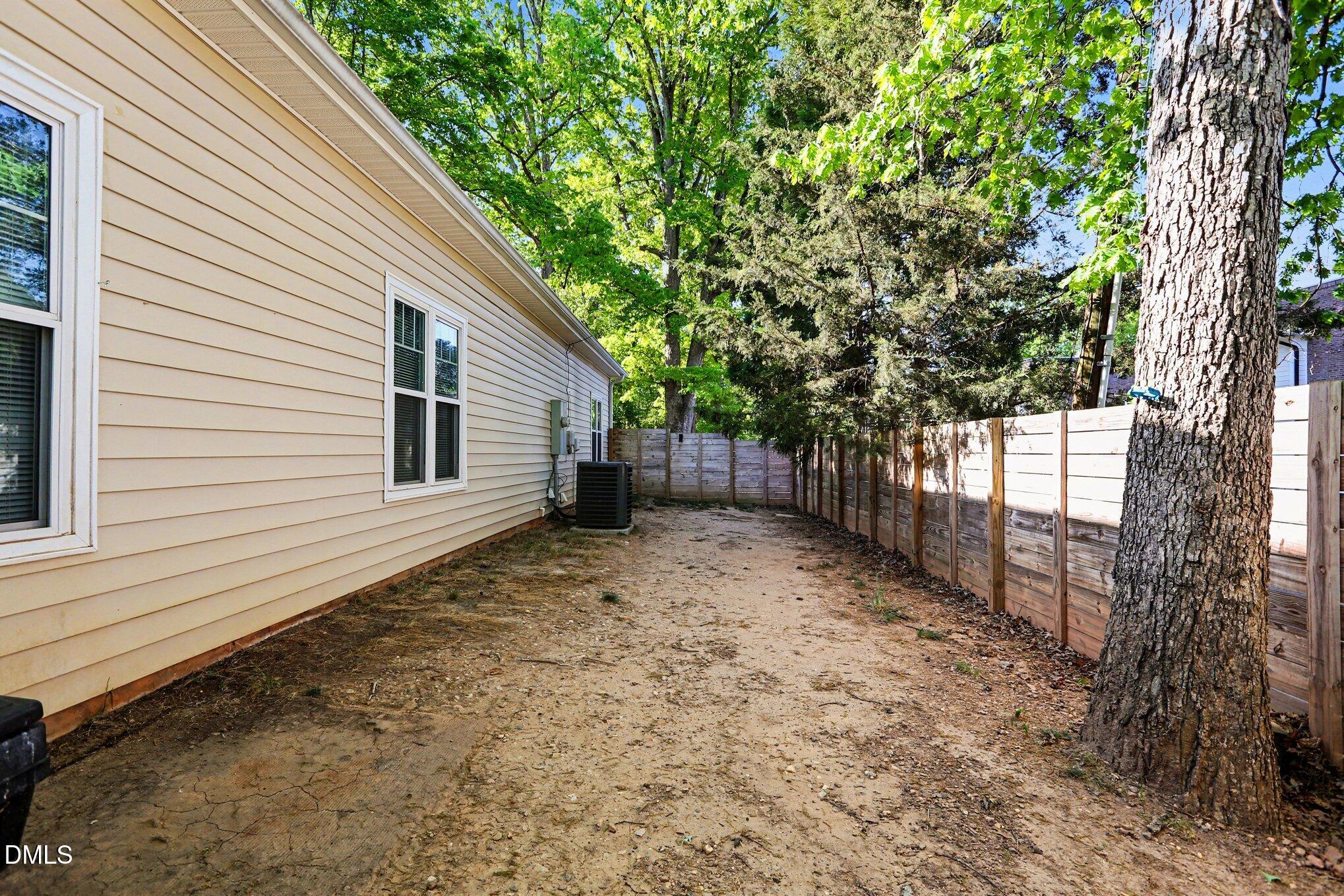 3833 Kelford Street Raleigh, NC 27606 - Photo 19 of 22 015_file_2123