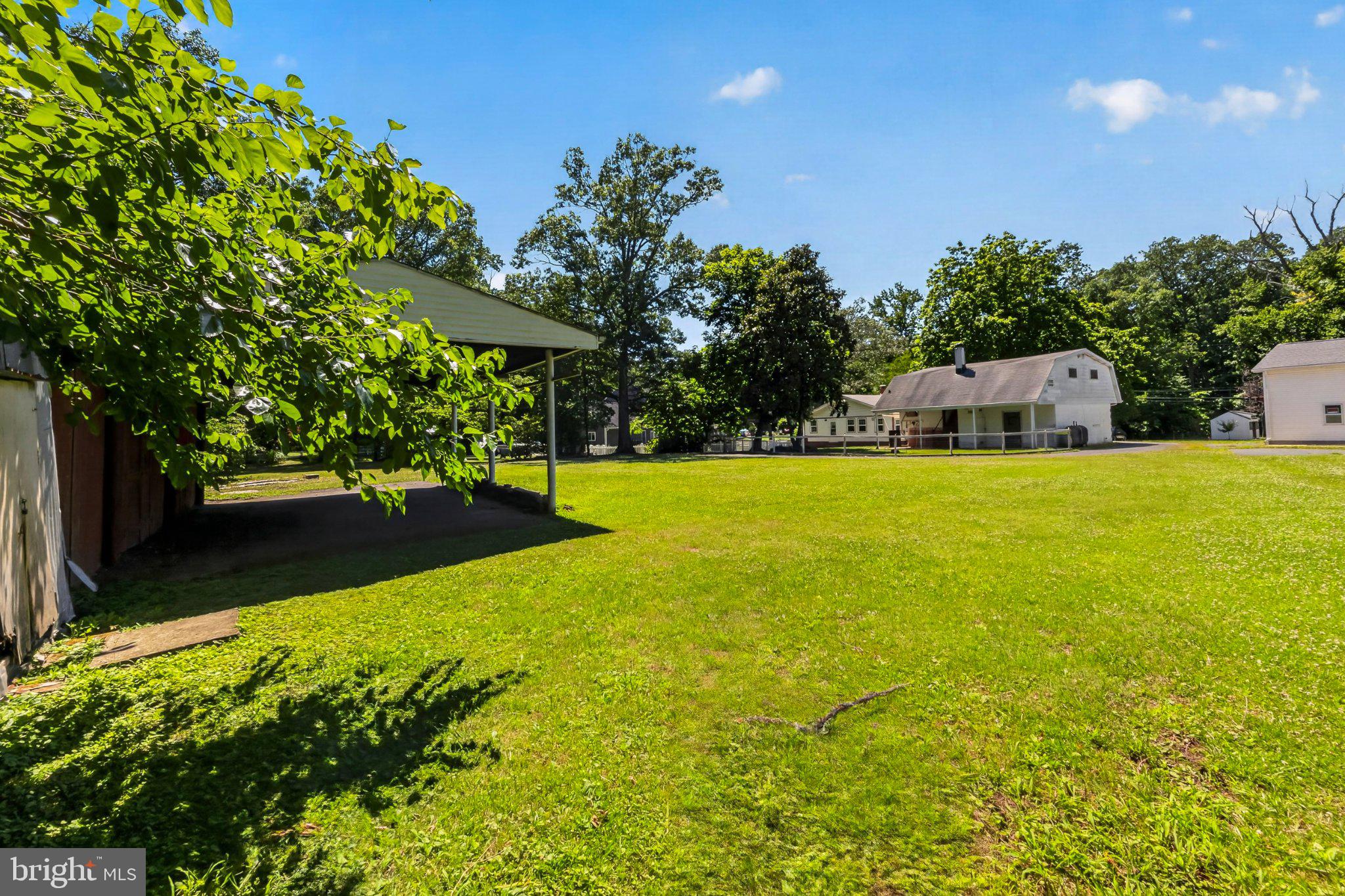 2021 Holly Neck Road Baltimore, MD 21221 - Photo 7 of 12 Gallery Image 7