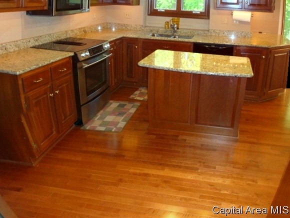 400 Clipper Road Springfield, IL 62711 - Photo 6 of 23