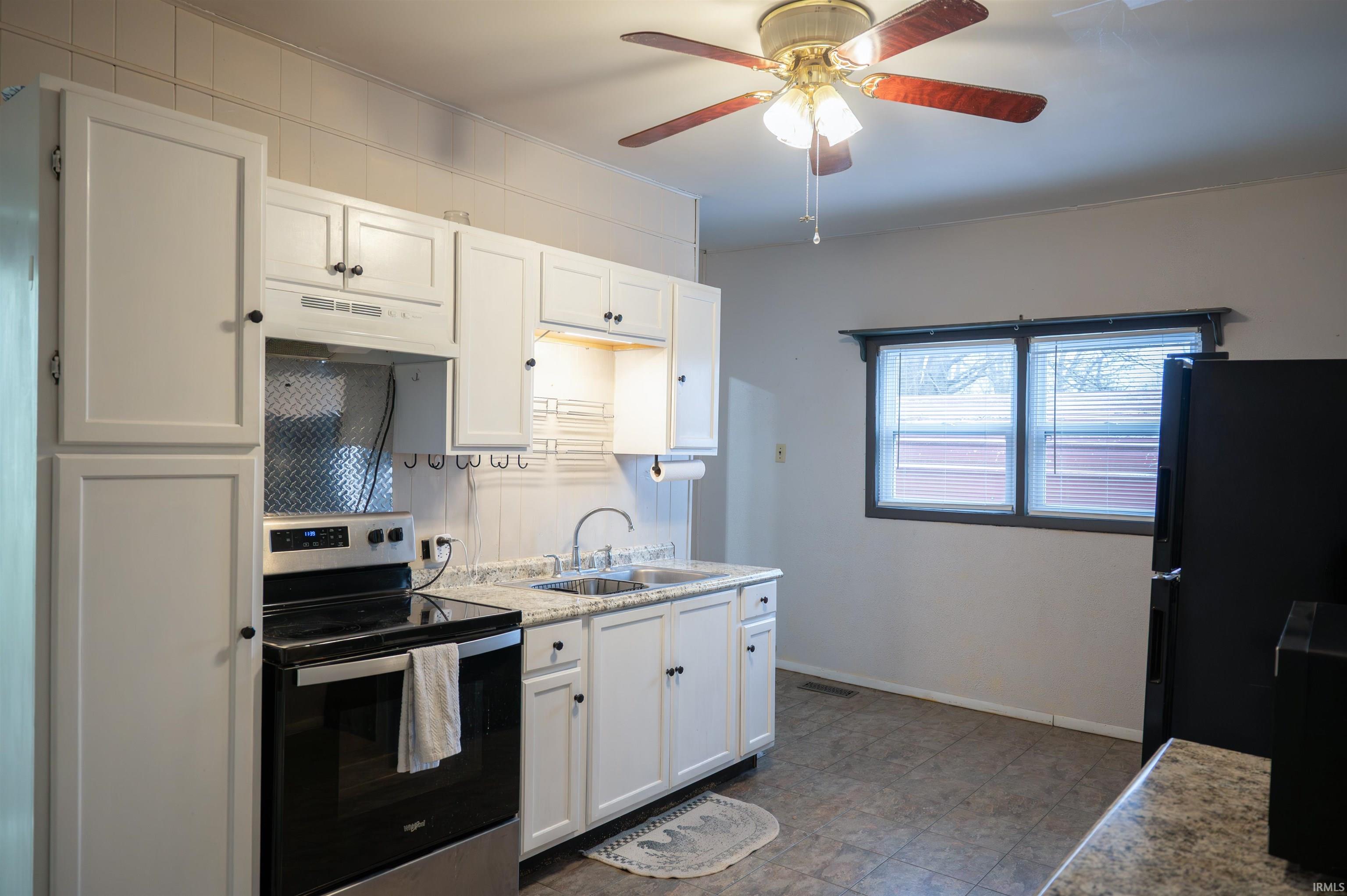 815 Church Street Grandview, IN 47615 - Photo 12 of 22