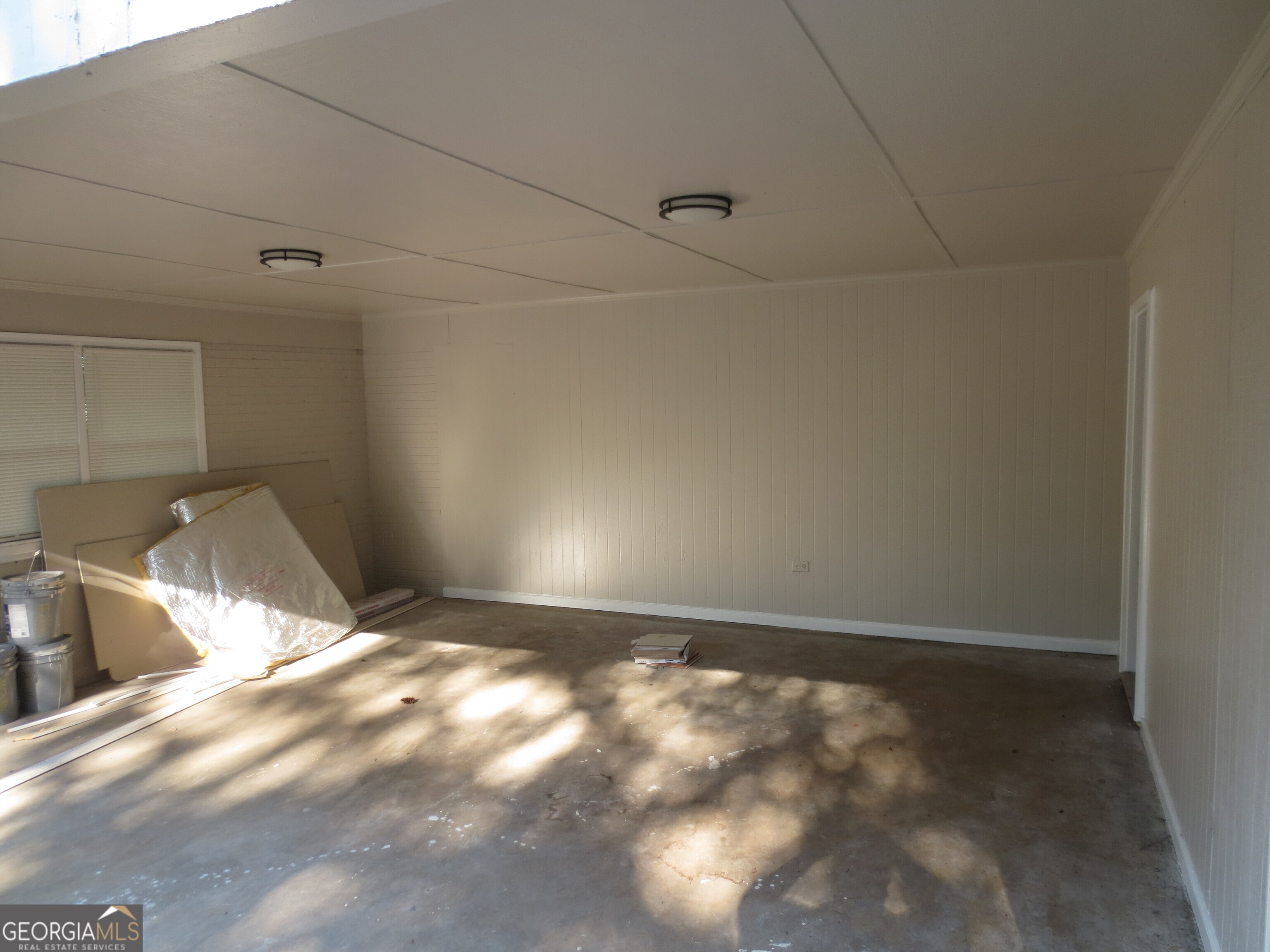 141 Wall Street Warner Robins, GA 31088 - Photo 14 of 16 a view of an empty room