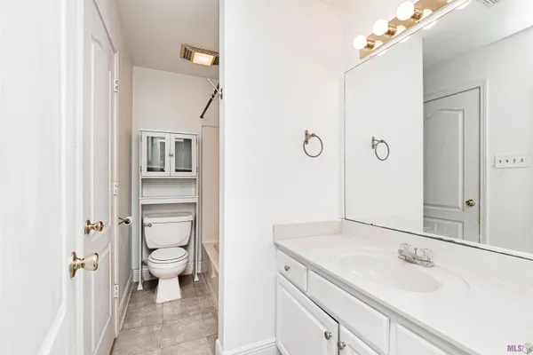 $140,000 | 5143 Nicholson Drive, Unit B52, Baton Rouge, LA 70820