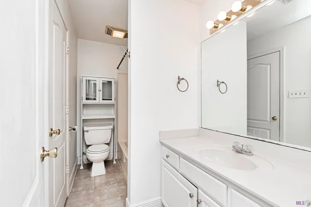 $140,000 | 5143 Nicholson Drive, Unit B52, Baton Rouge, LA 70820