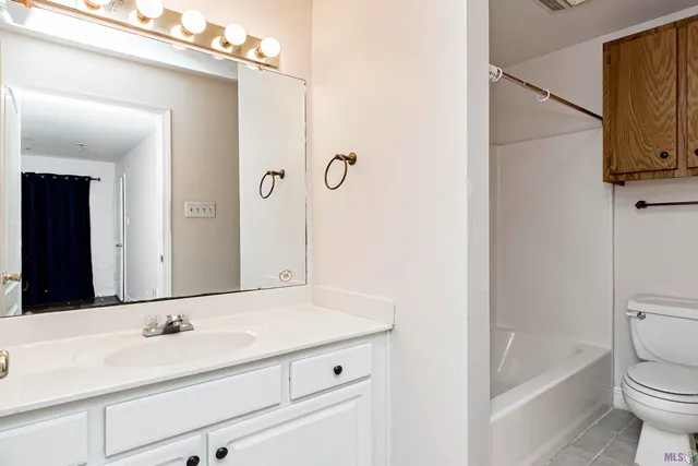 $140,000 | 5143 Nicholson Drive, Unit B52, Baton Rouge, LA 70820