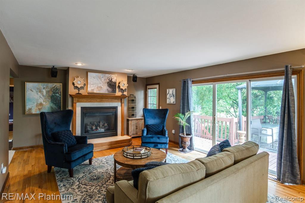 1795 Peavy Road Howell, MI 48843 - Photo 3 of 30