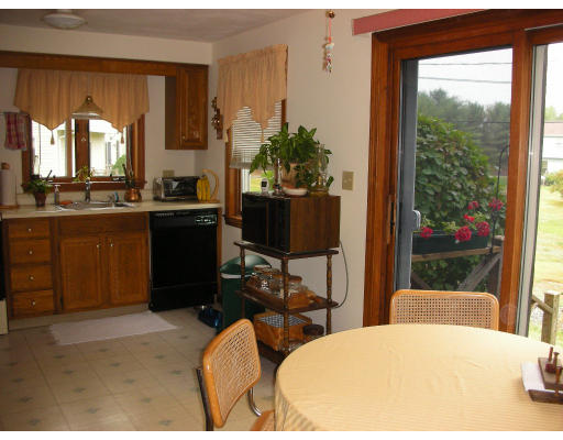 11 General Hobbs Road, Unit 1 Holden, MA 01522 - Photo 4 of 11 Gallery Image 4