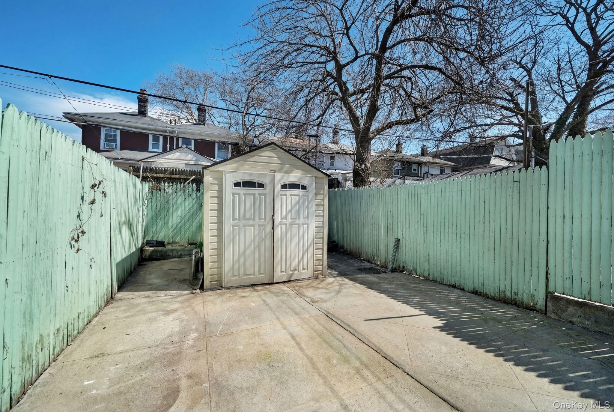 89-15 88th Street Queens, NY 11421 - Photo 18 of 19