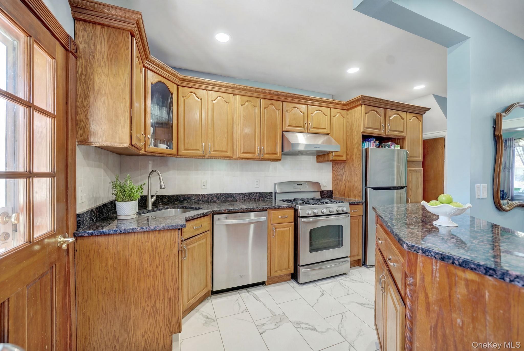 89-15 88th Street Queens, NY 11421 - Photo 6 of 19