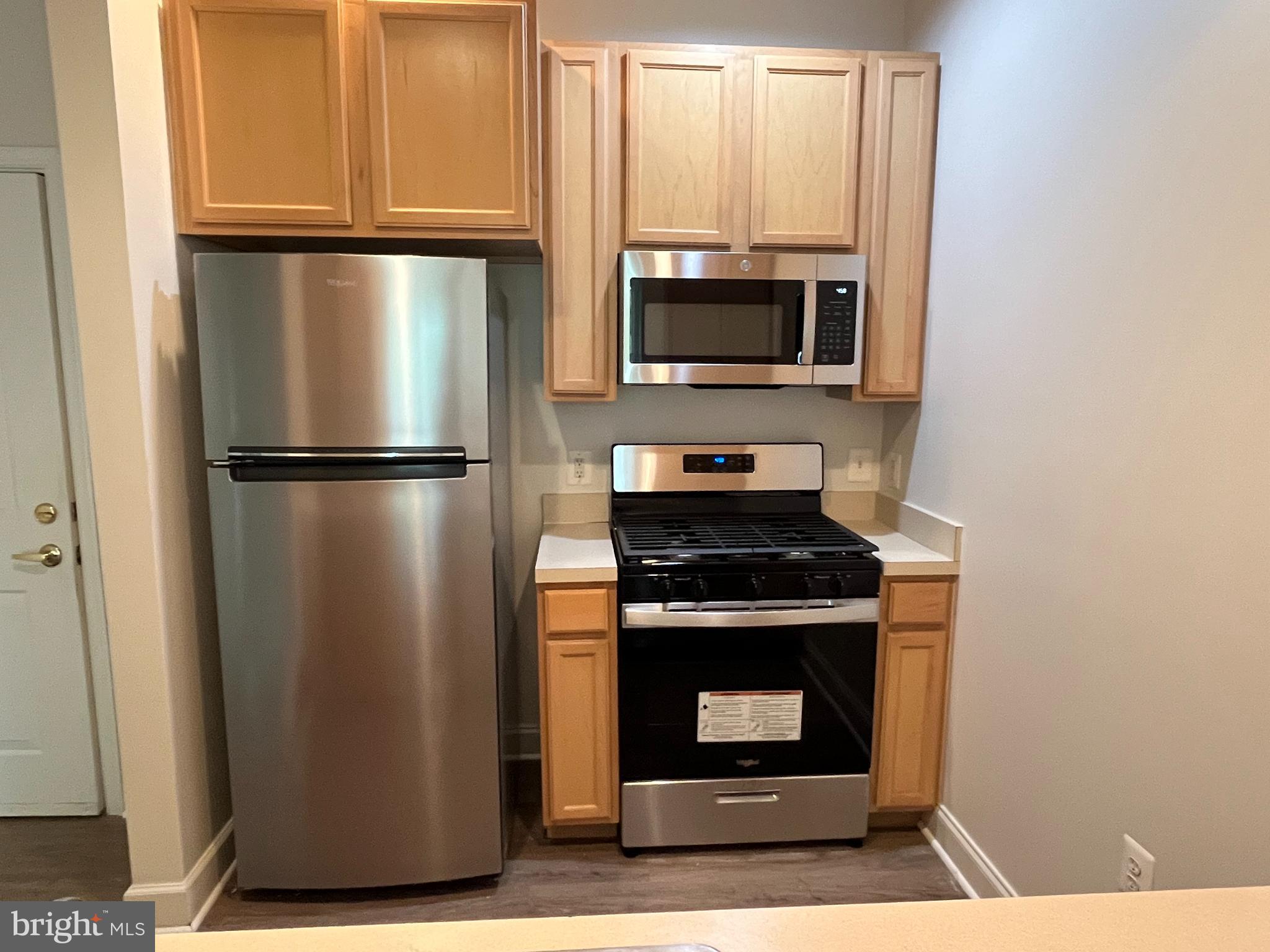 11924 Darnestown Road, Unit 203 Gaithersburg, MD 20878 - Photo 8 of 14 Gallery Image 8