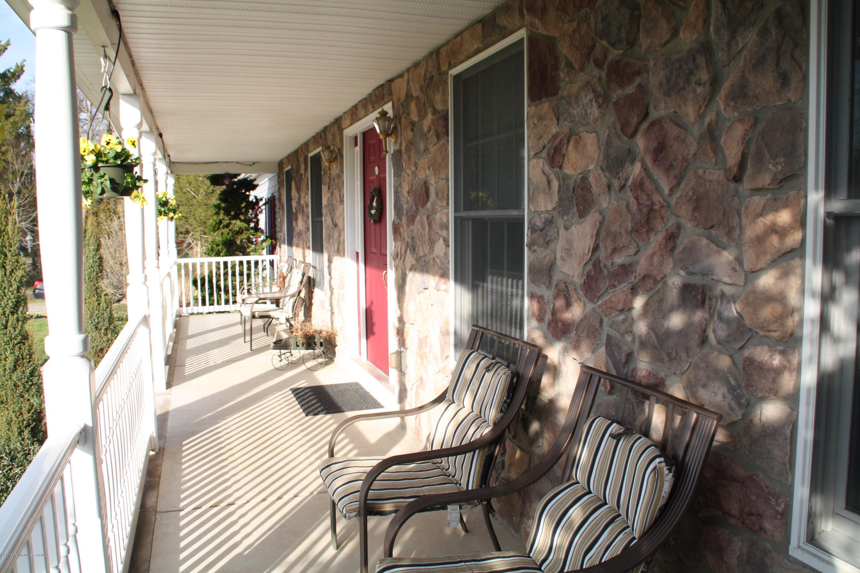 851 Monmouth Road Cream Ridge, NJ 08514 - Photo 4 of 29 IMG_4430cr
