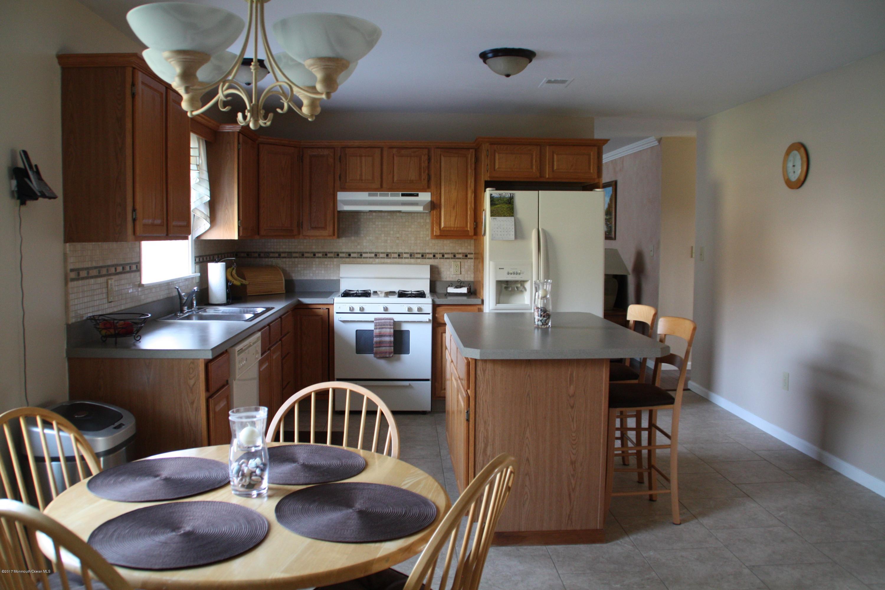 851 Monmouth Road Cream Ridge, NJ 08514 - Photo 6 of 29 IMG_4483