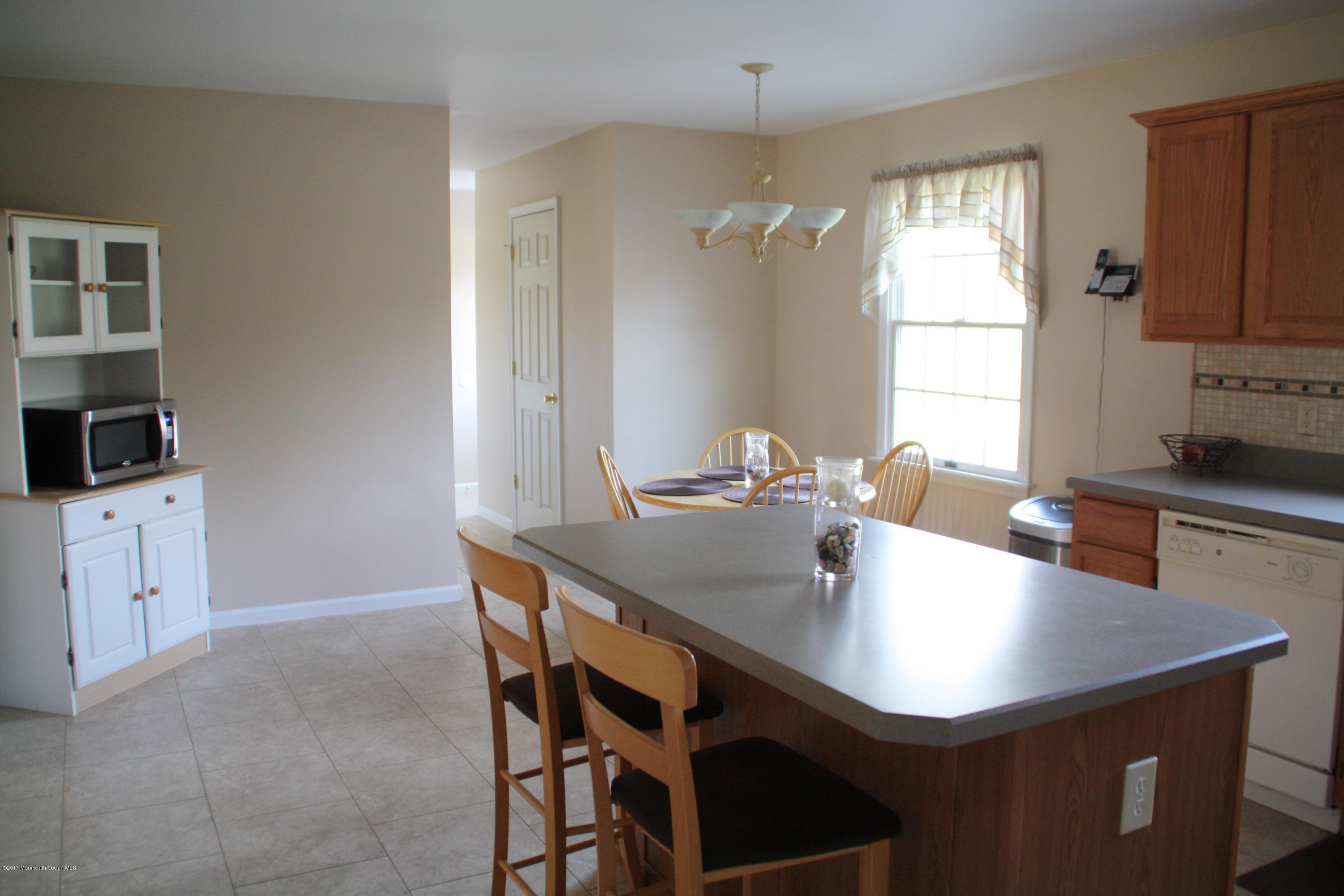 851 Monmouth Road Cream Ridge, NJ 08514 - Photo 8 of 29 IMG_4468