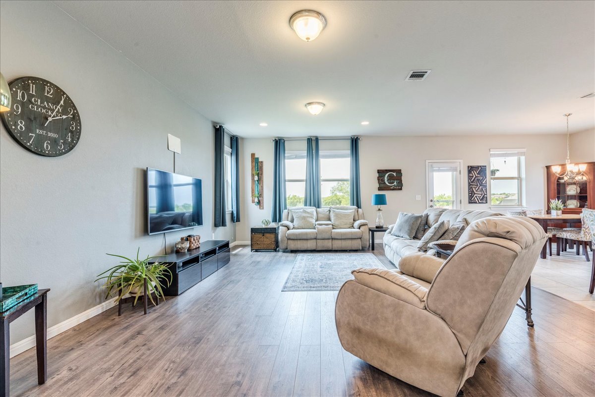 190 Sandy Path Buda, TX 78610 - Photo 5 of 31