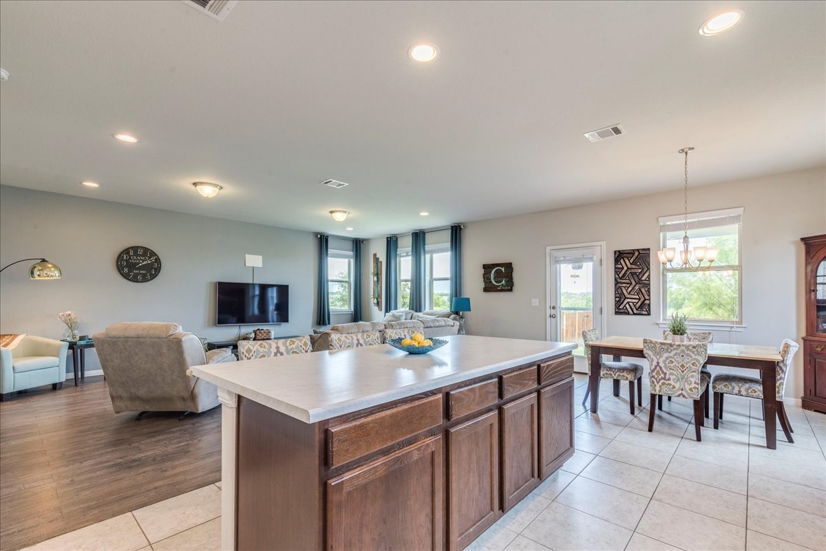 190 Sandy Path Buda, TX 78610 - Photo 7 of 31