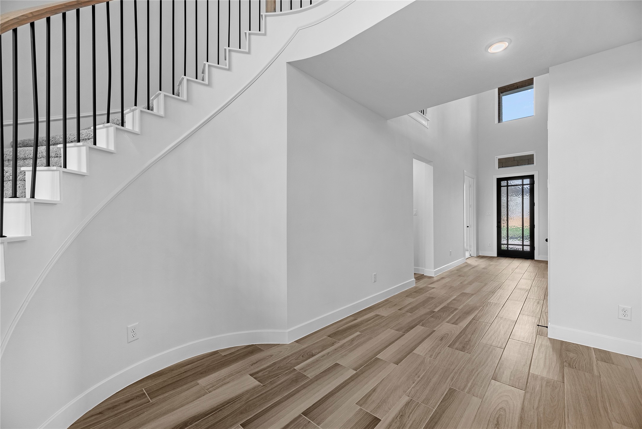 615 Roland Lane Rosenberg, TX 77471 - Photo 16 of 26 a view of entryway
