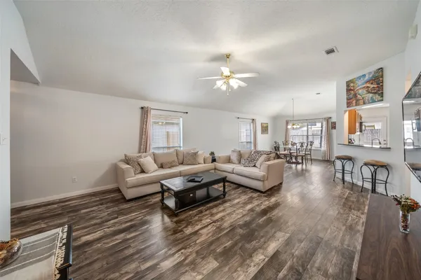$285,000 | 22614 Willow Branch Street, Tomball, TX 77375