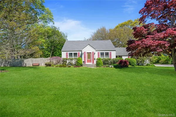 $739,000 | 403 Hillside Avenue, West Sayville, NY 11796