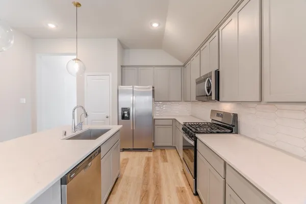 $2,600 | 7427 Caprock Cyn Lane, Porter, TX 77365