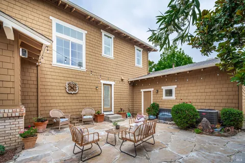 $1,888,000 | 920 2nd Street East, Sonoma, CA 95476