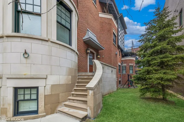 $5,200,000 | 1515 North North Park Avenue, Chicago, IL 60610