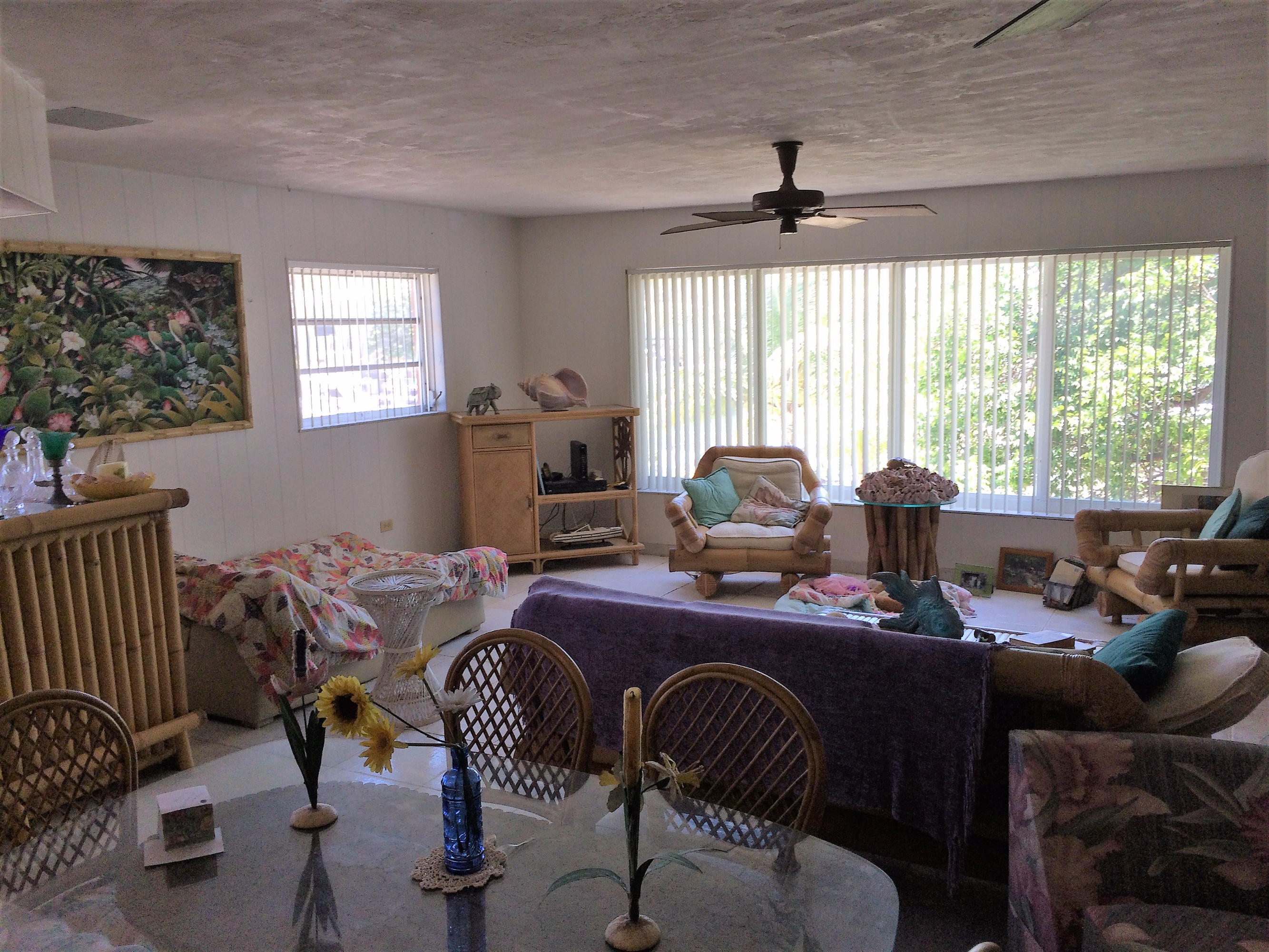 1023 Dove Road Key Largo, FL 33037 - Photo 3 of 17 LR -dining area