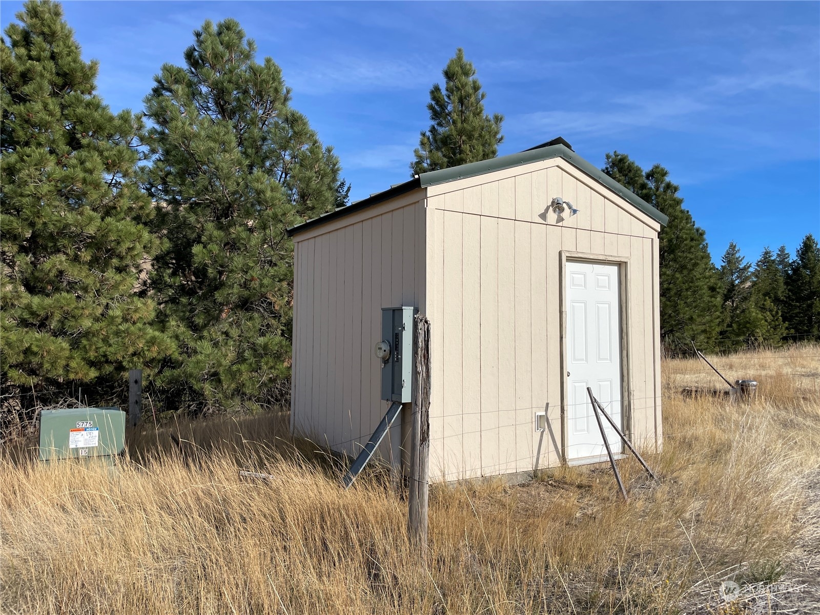 0 North Touchet Road Dayton, WA 99328 - Photo 2 of 6 a view of backyard of house