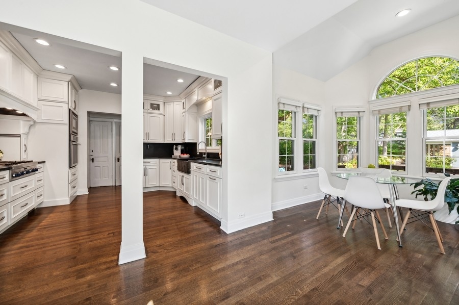 883 Elm Street Winnetka, IL 60093 - Photo 11 of 33