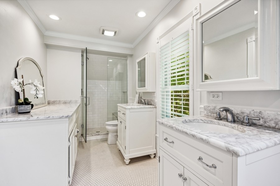 883 Elm Street Winnetka, IL 60093 - Photo 16 of 33