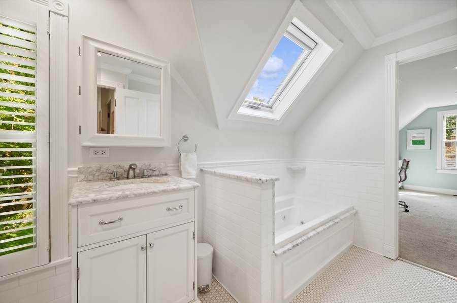 883 Elm Street Winnetka, IL 60093 - Photo 17 of 33