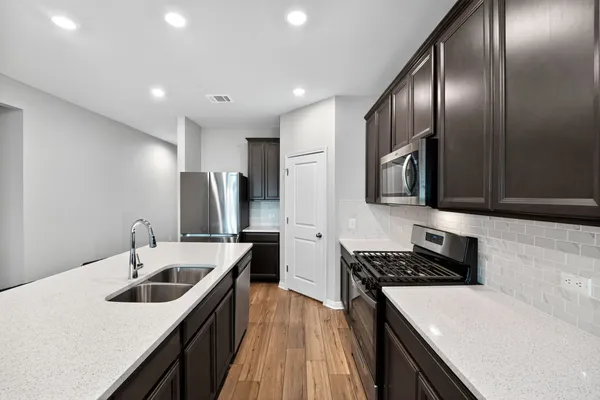 $2,500 | 17801 Prairie Land Way, Manor, TX 78653