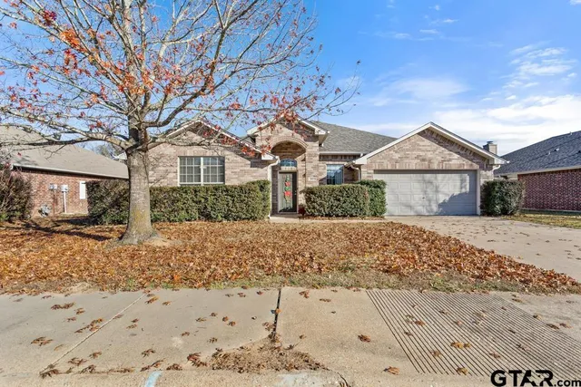 $315,000 | 5821 Thompson Place, Tyler, TX 75707