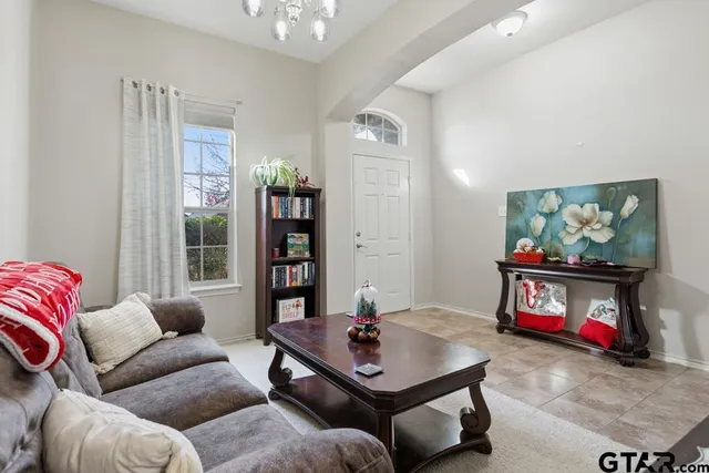 $315,000 | 5821 Thompson Place, Tyler, TX 75707