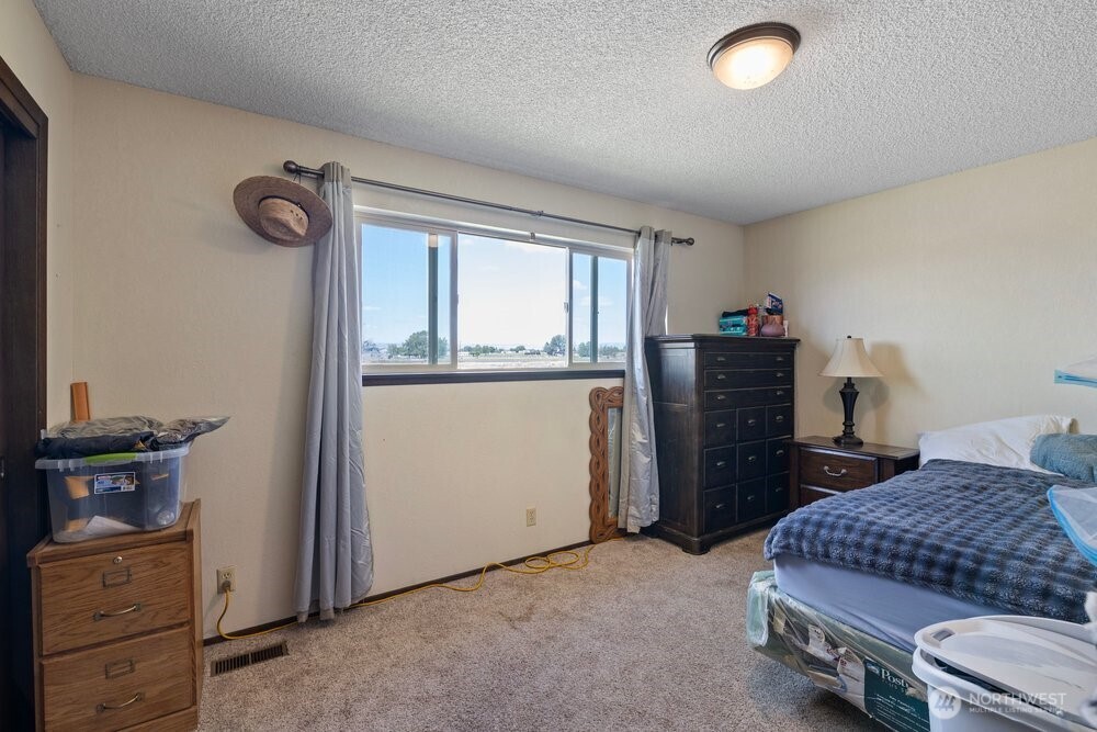 7802 Hicks Road Grandview, WA 98930 - Photo 15 of 31