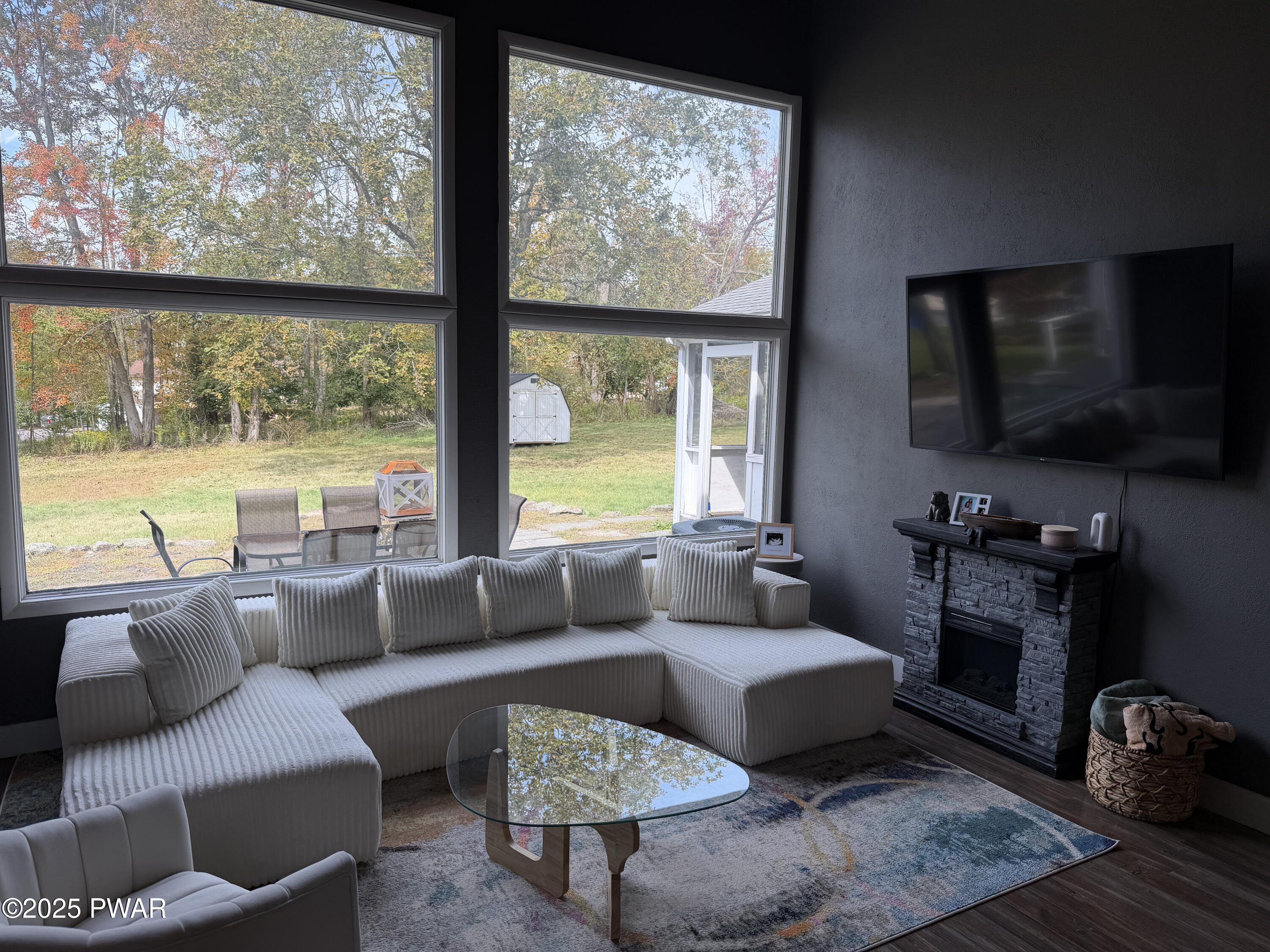 25 Intervale Road Honesdale, PA 18431 - Photo 22 of 44 Living Room