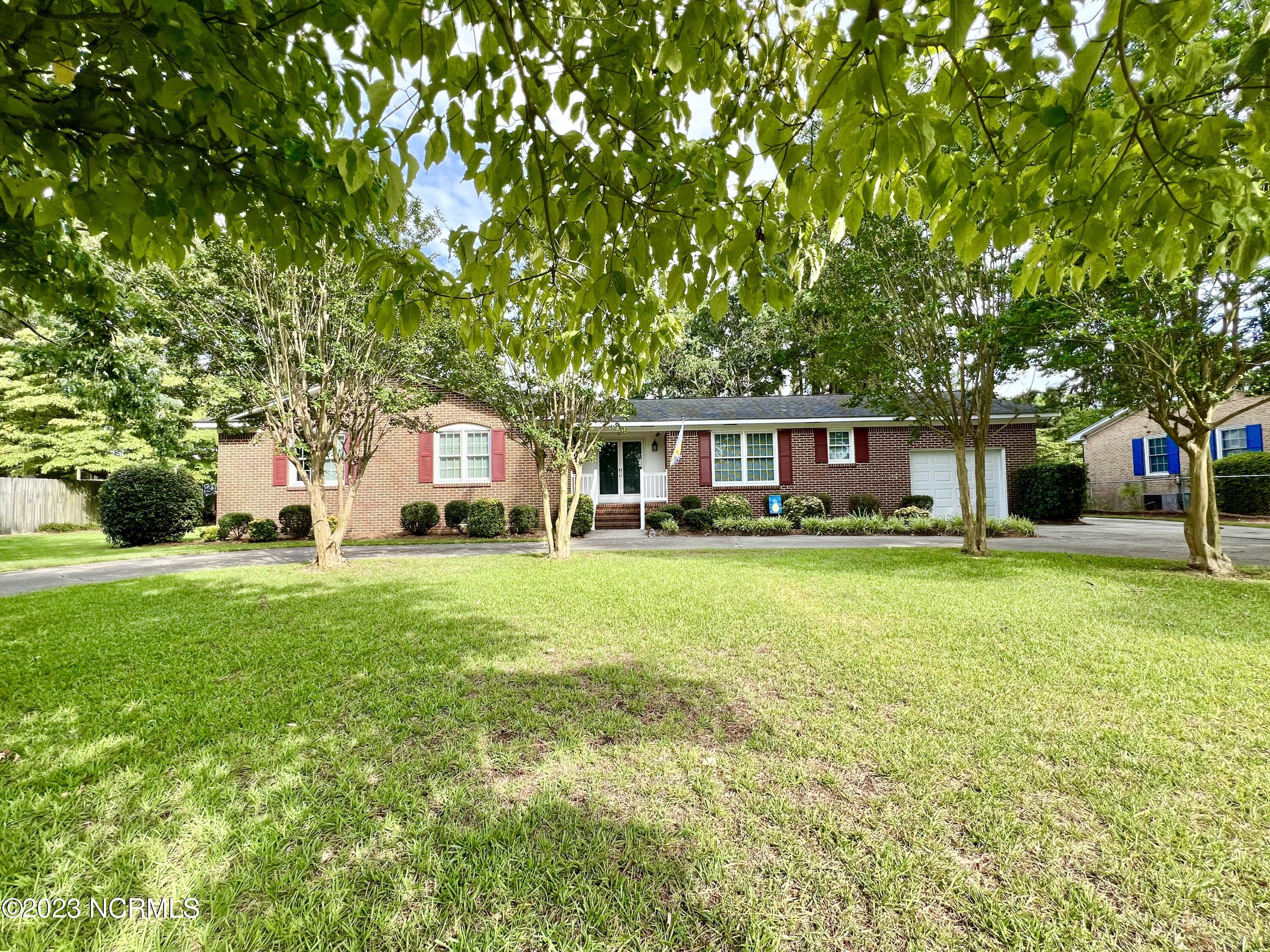 101 Manor Road Edenton, NC 27932 - Photo 1 of 16 front