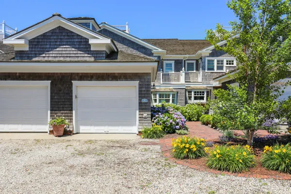 $2,600,000 | 18 D Cape Codder Road, Falmouth, MA 02540