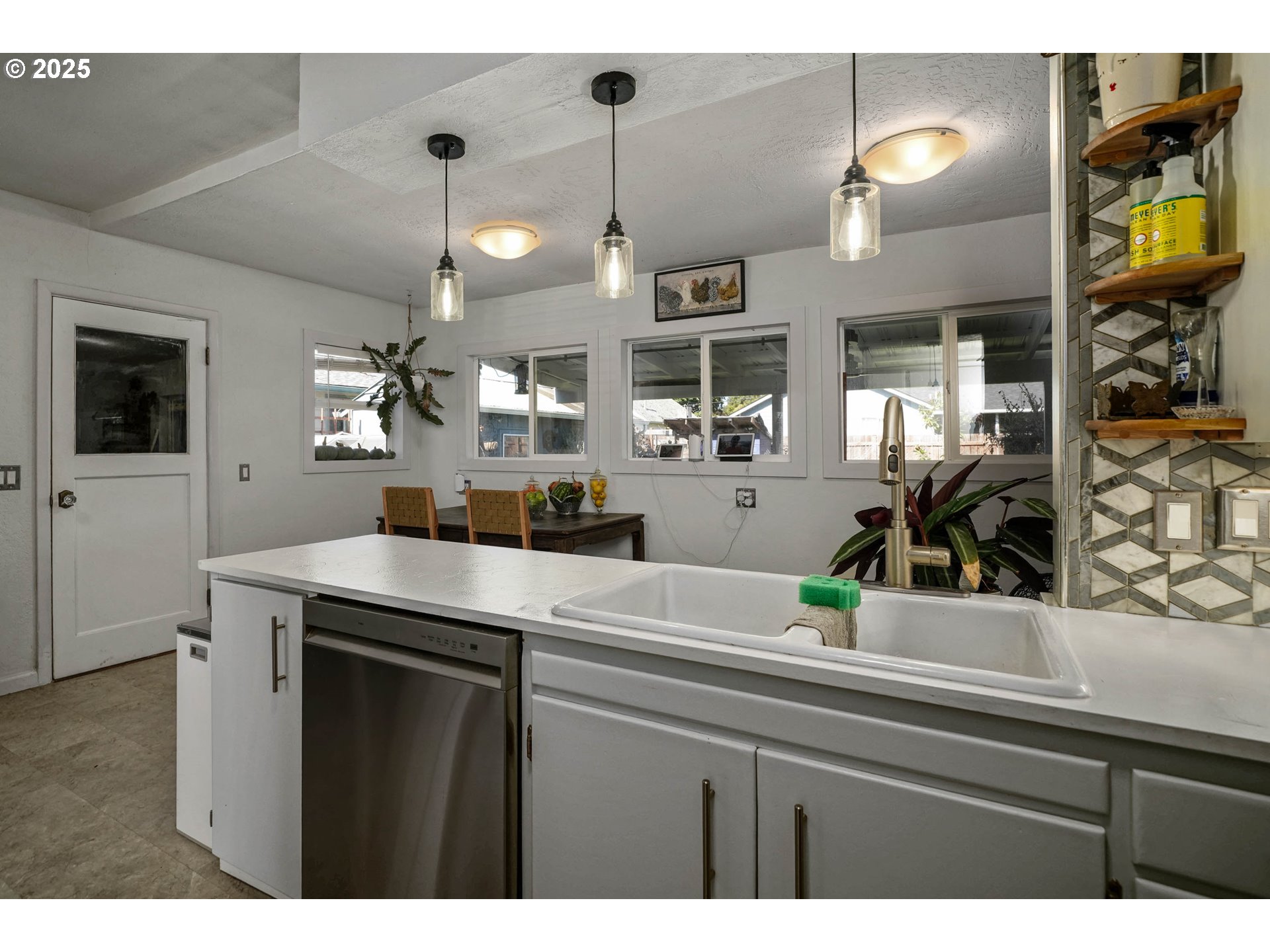 970 Southeast Ash Street Dallas, OR 97338 - Photo 13 of 33 Gallery Image 13