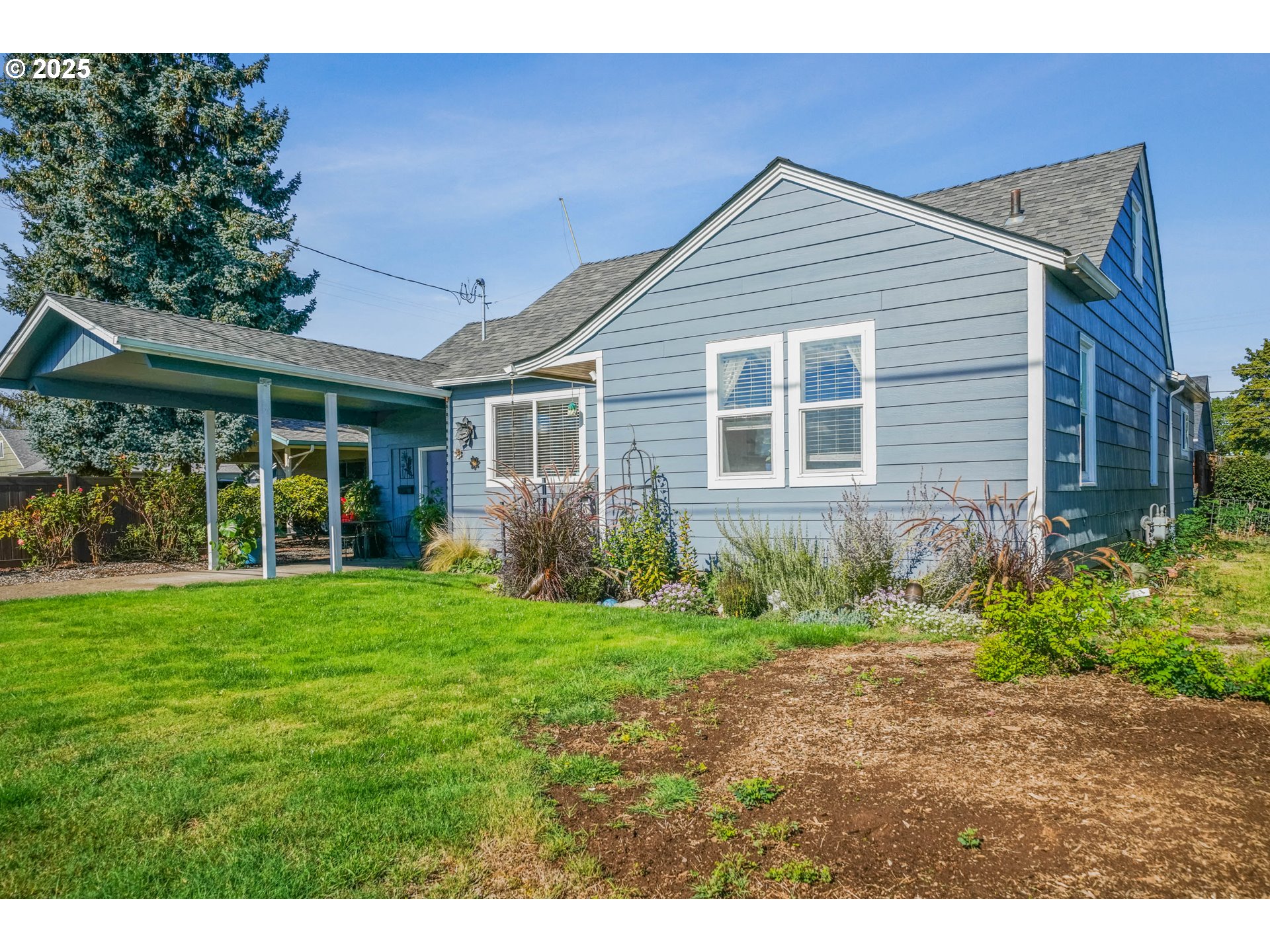 970 Southeast Ash Street Dallas, OR 97338 - Photo 2 of 33 Gallery Image 2