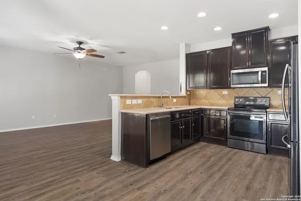 $2,150 | 939 Spello Circle, San Antonio, TX 78253