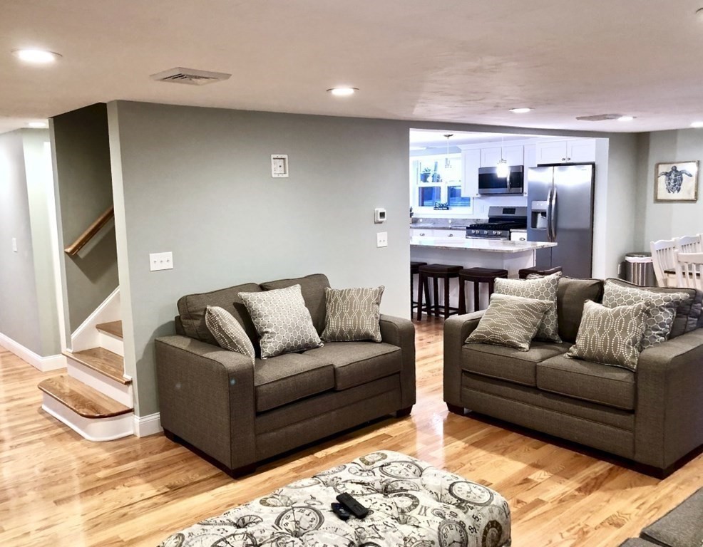 19 Lower County Road Dennis, MA 02639 - Photo 12 of 41