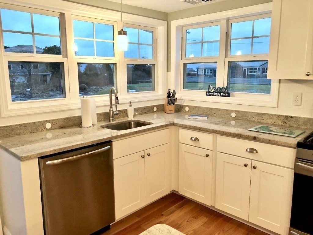 19 Lower County Road Dennis, MA 02639 - Photo 6 of 41