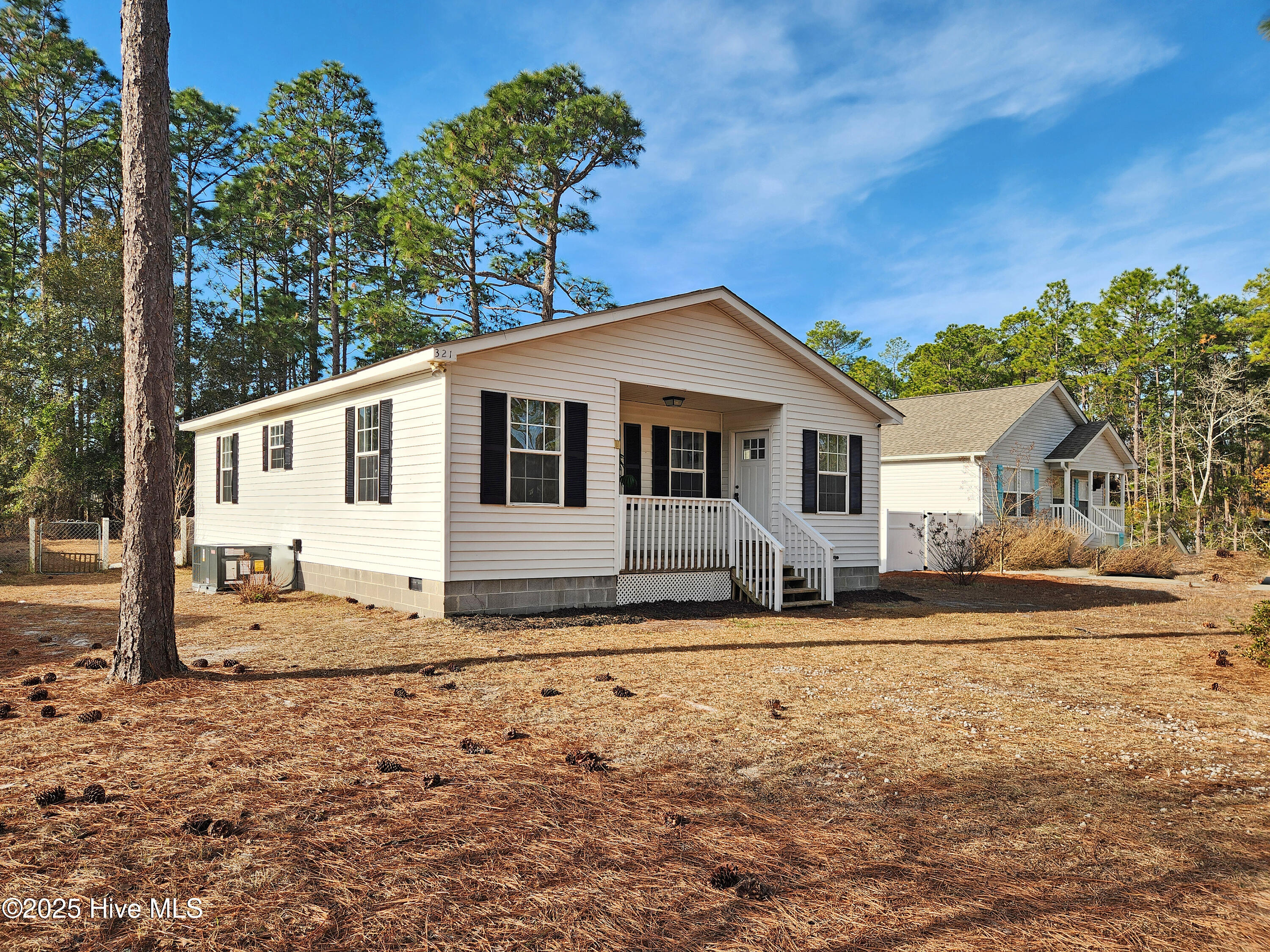 321 Hickory Road Southport, NC 28461 - Photo 1 of 36 Front
