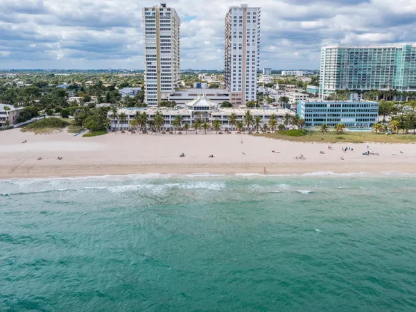 $2,000 | 111 Briny Avenue, Unit 806, Pompano Beach, FL 33062