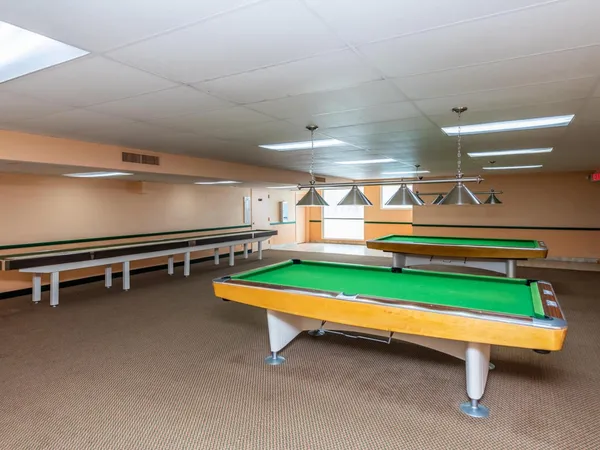 $2,000 | 111 Briny Avenue, Unit 806, Pompano Beach, FL 33062