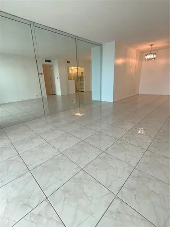 $2,000 | 111 Briny Avenue, Unit 806, Pompano Beach, FL 33062
