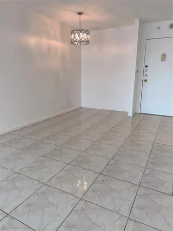 $2,000 | 111 Briny Avenue, Unit 806, Pompano Beach, FL 33062