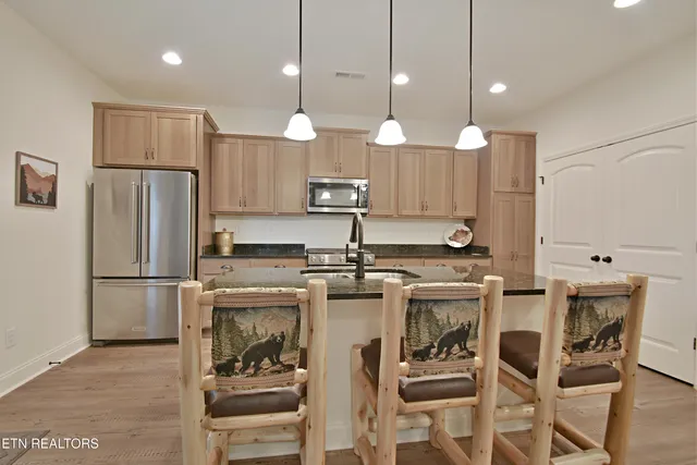 $550,000 | 5050 Hooper Highway, Cosby, TN 37722