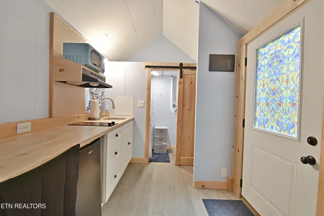 $550,000 | 5050 Hooper Highway, Cosby, TN 37722