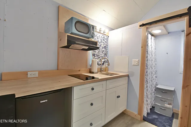 $550,000 | 5050 Hooper Highway, Cosby, TN 37722