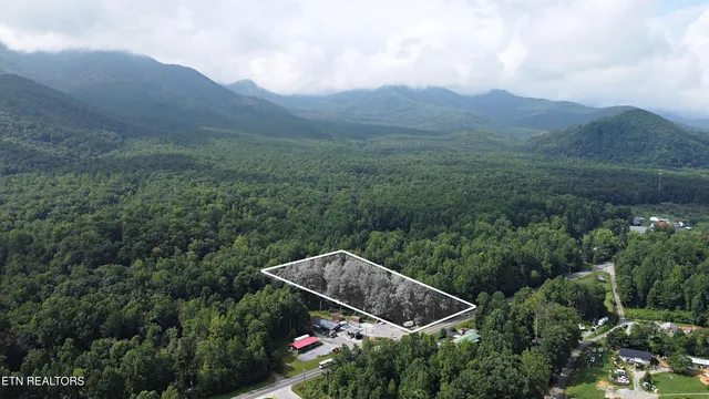 $550,000 | 5050 Hooper Highway, Cosby, TN 37722